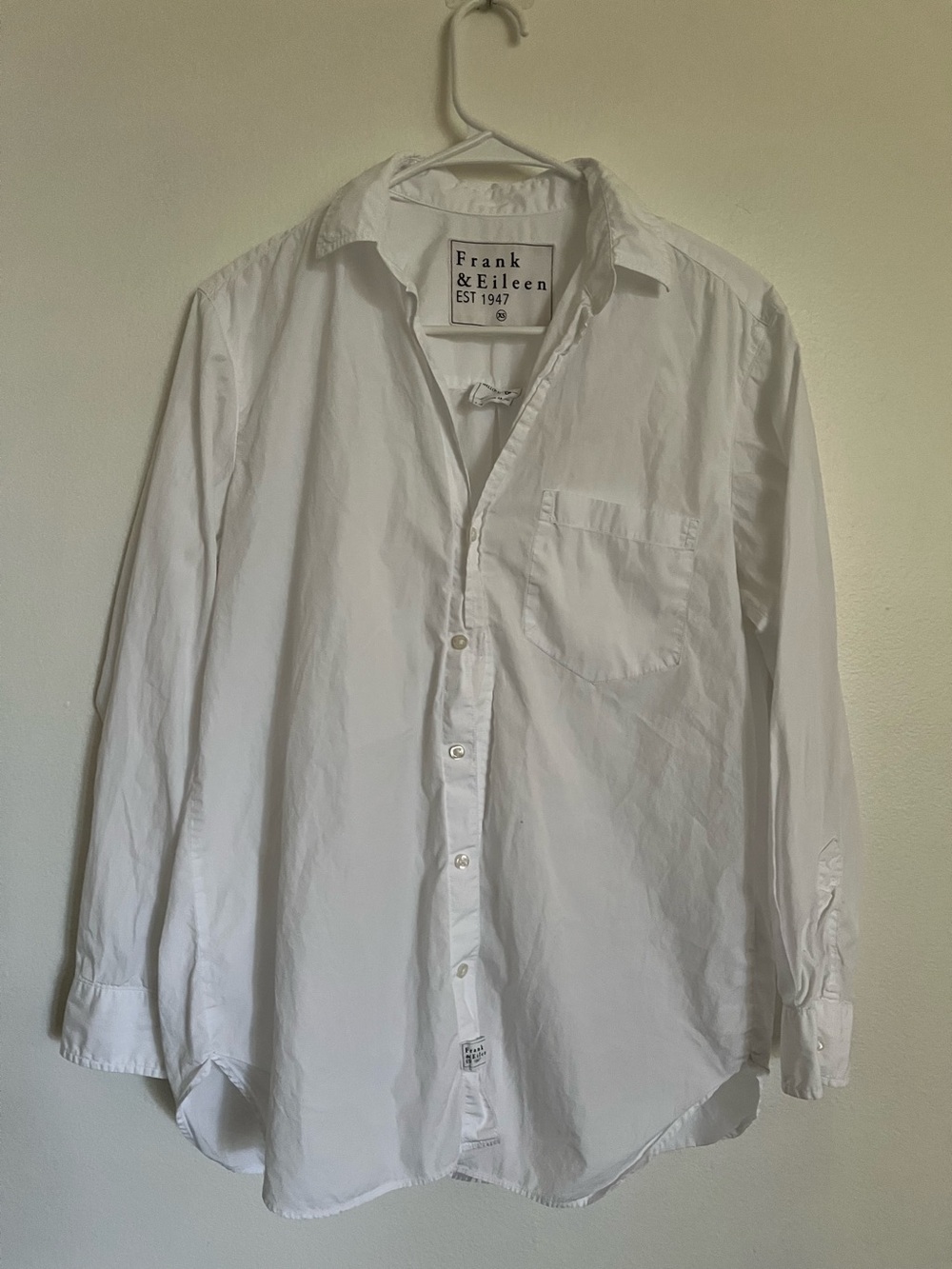 Frank & Eileen Women’s Classic White Button-Down Shirt, oversized, size XS
